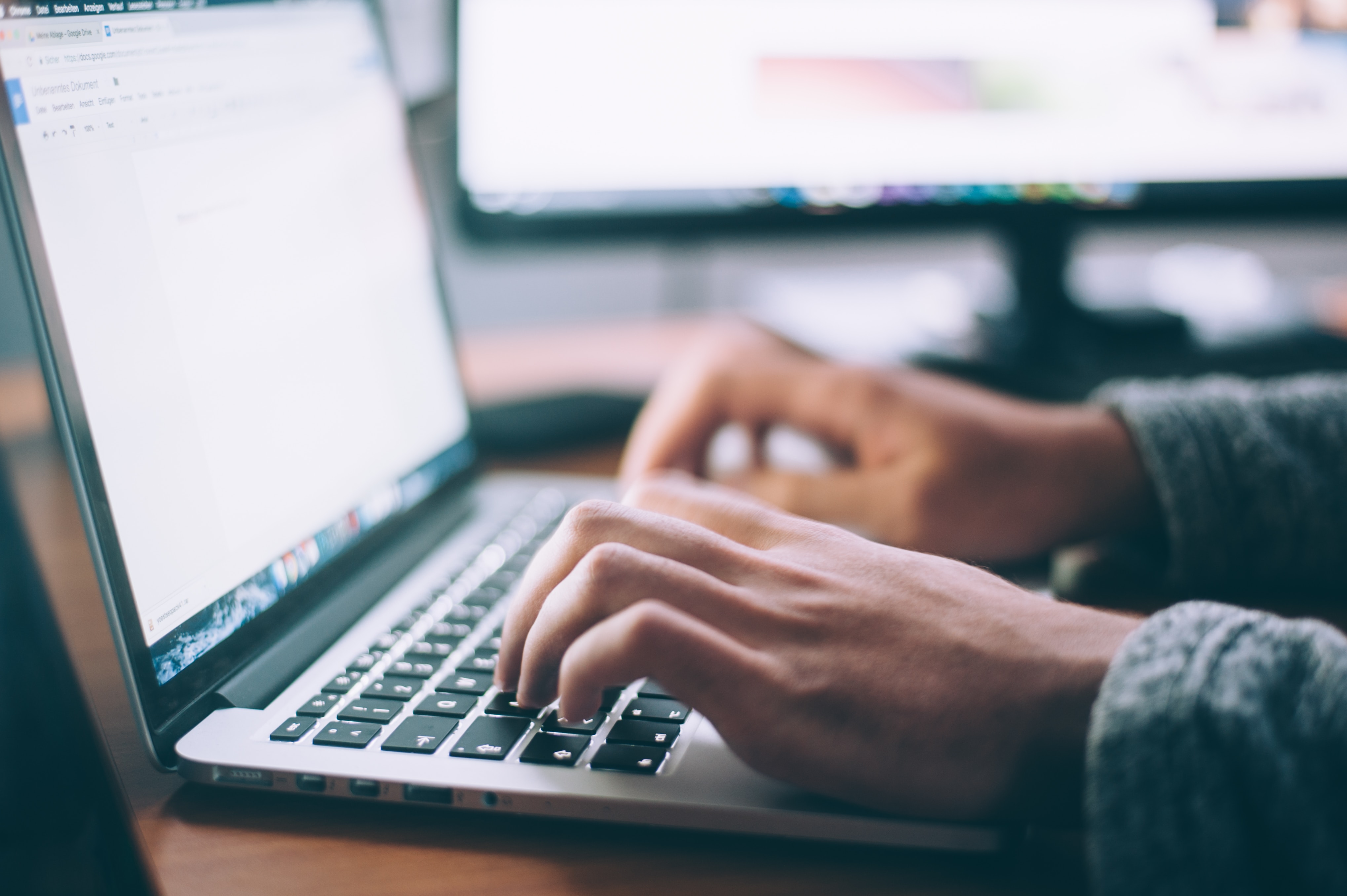 partner uipath bs consultores primer plano horas de trabajo